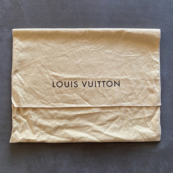 Monogram Canvas Looping MM - Picture 11 of 11